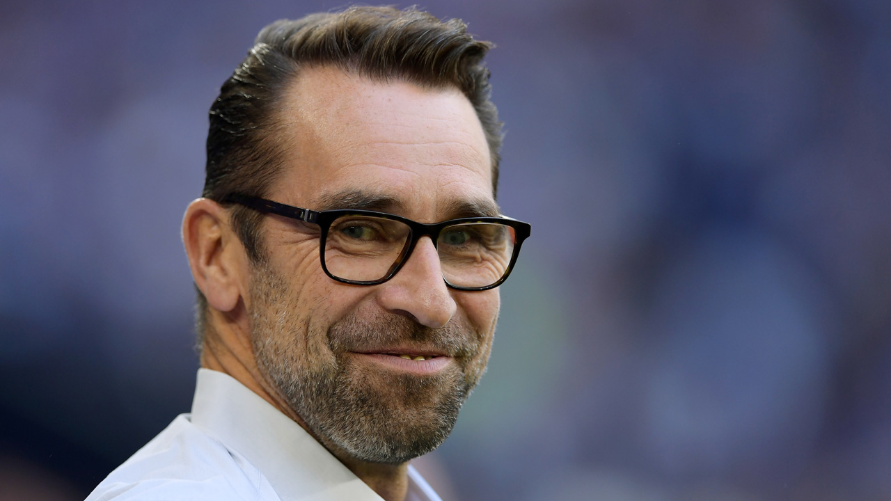 Hertha sporting director Michael Preetz signs contract extension