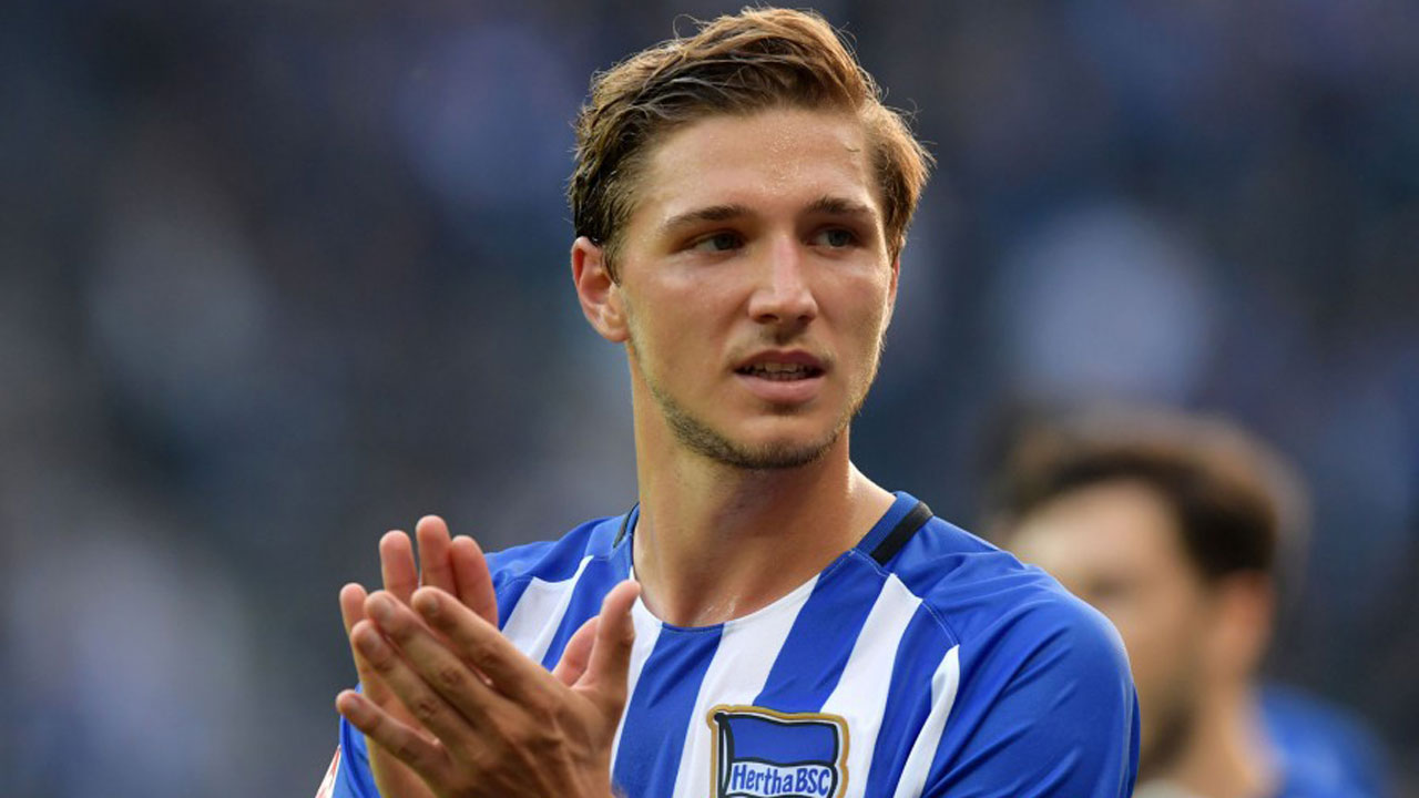 Niklas Stark suffers broken nose