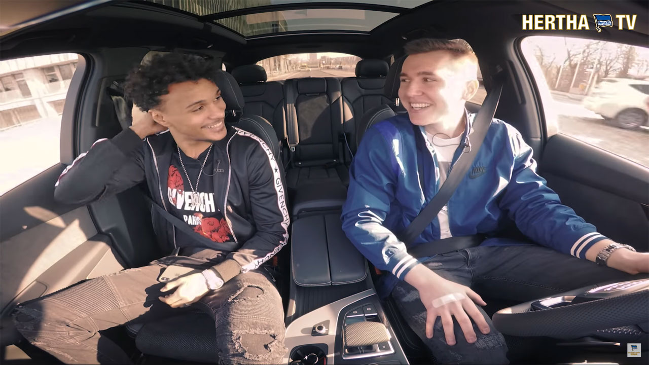 Carpool Karaoke mit Valentino Lazaro