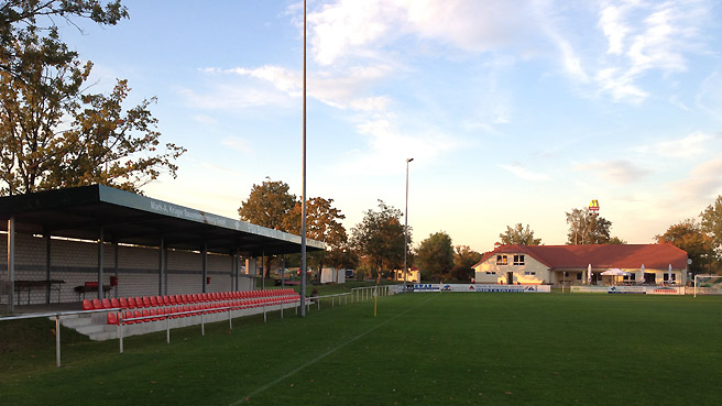Alle Stars beim Benefizspiel in Bernau dabei