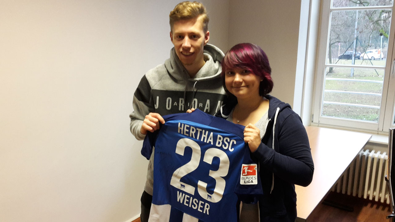 Herthaner helfen: 'Meet and Greet' mit Mitchell Weiser