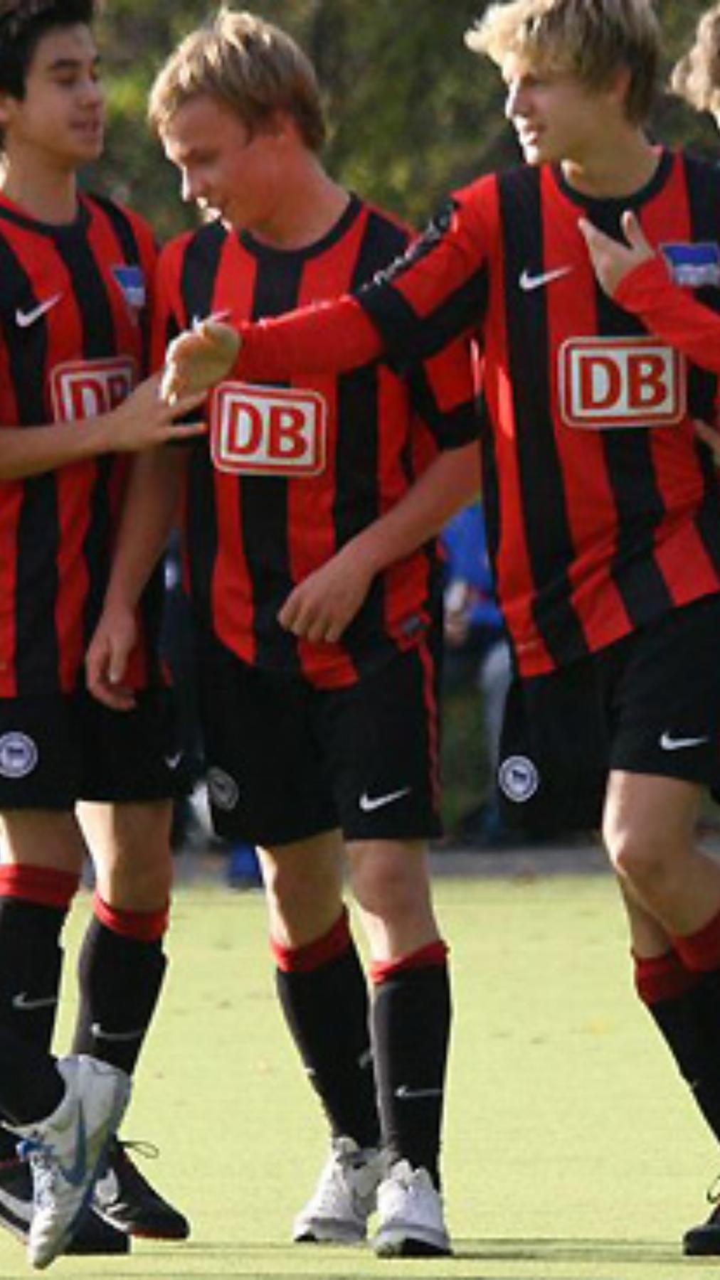 Goalfest in inter-squad friendly