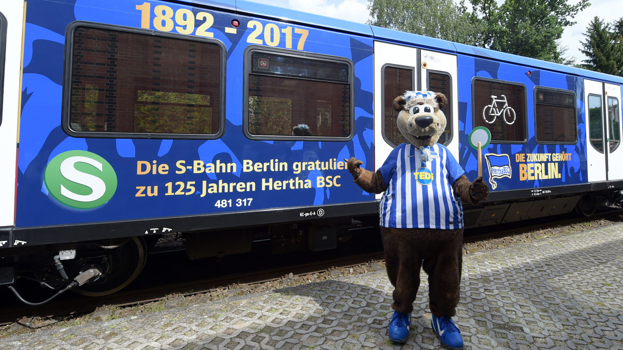 S-Bahn fahren mit Hertha