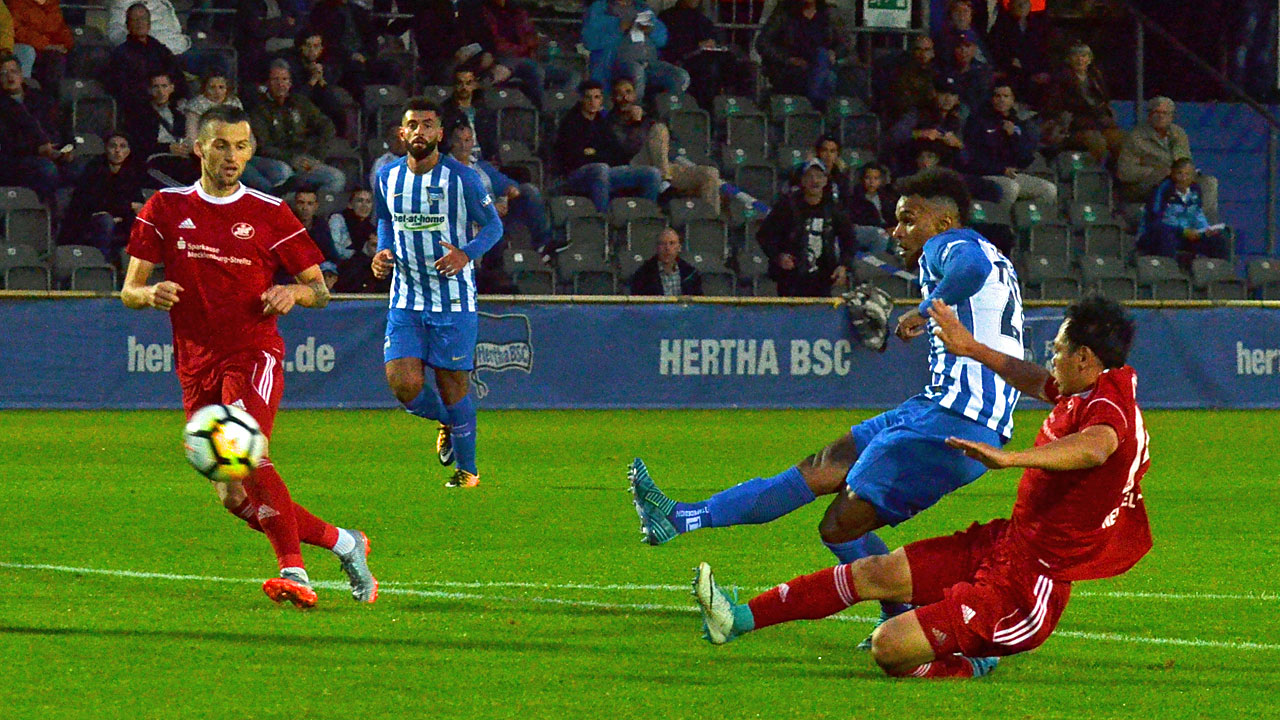 Valentino Lazaro trifft beim Sieg der U23
