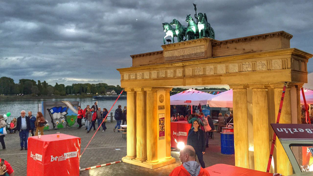 Hertha BSC bei Feier zum Tag der Deutschen Einheit