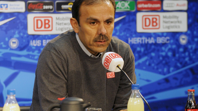 Jos Luhukay vor dem Kracher gegen Braunschweig