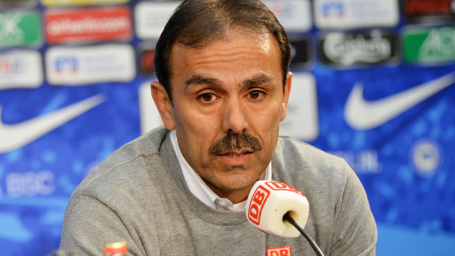 Jos Luhukay vor Sandhausen
