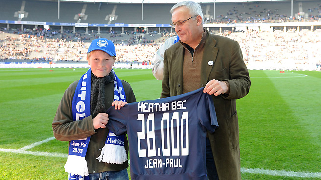 Hertha-Mitglied 30.000 gesucht!