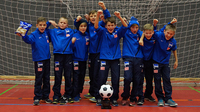 U11 mit Siegen in der Liga und in der Halle