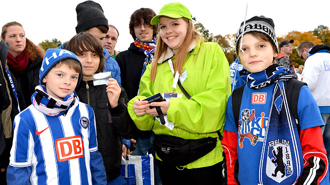 Mit der Bezahlkarte für das Fanhaus spenden