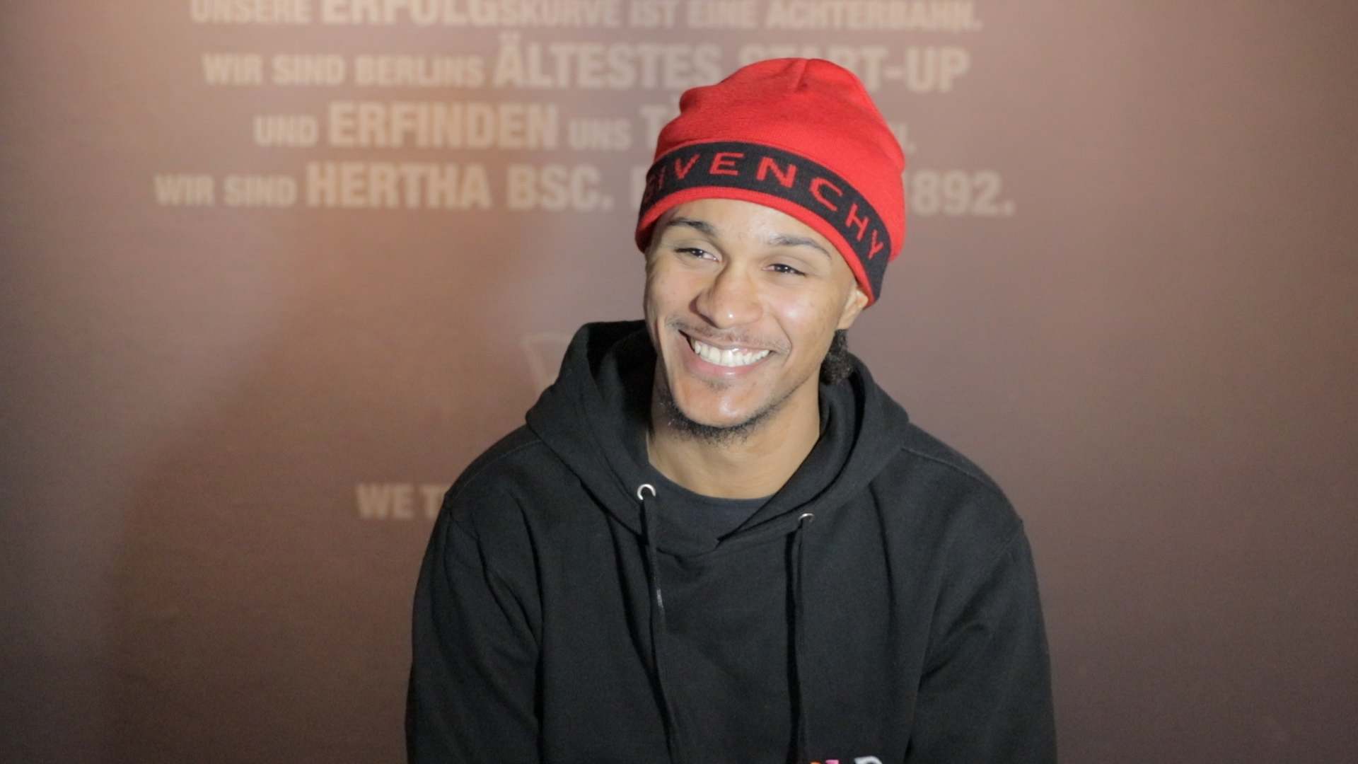 Im Kreuzverhör: Valentino Lazaro beantwortet eure Fragen!