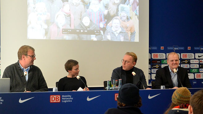 Premiere: MANEO-Socialspots zu „Homophobie im Fußball“