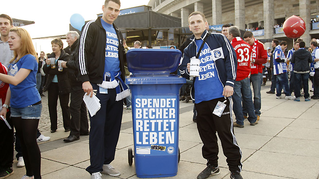 'Spendet Becher - Rettet Leben!' gegen Dortmund