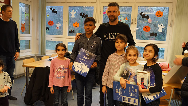 Wie die eigene Geschichte: Ibisevic beschenkt geflüchtete Kinder