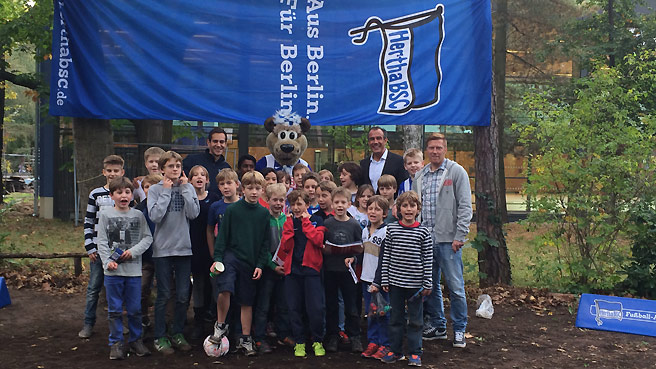 Zecke und Herthinho in der Wald-Grundschule