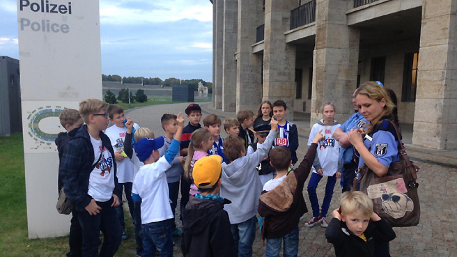 kc-besuch-polizei-1415_14