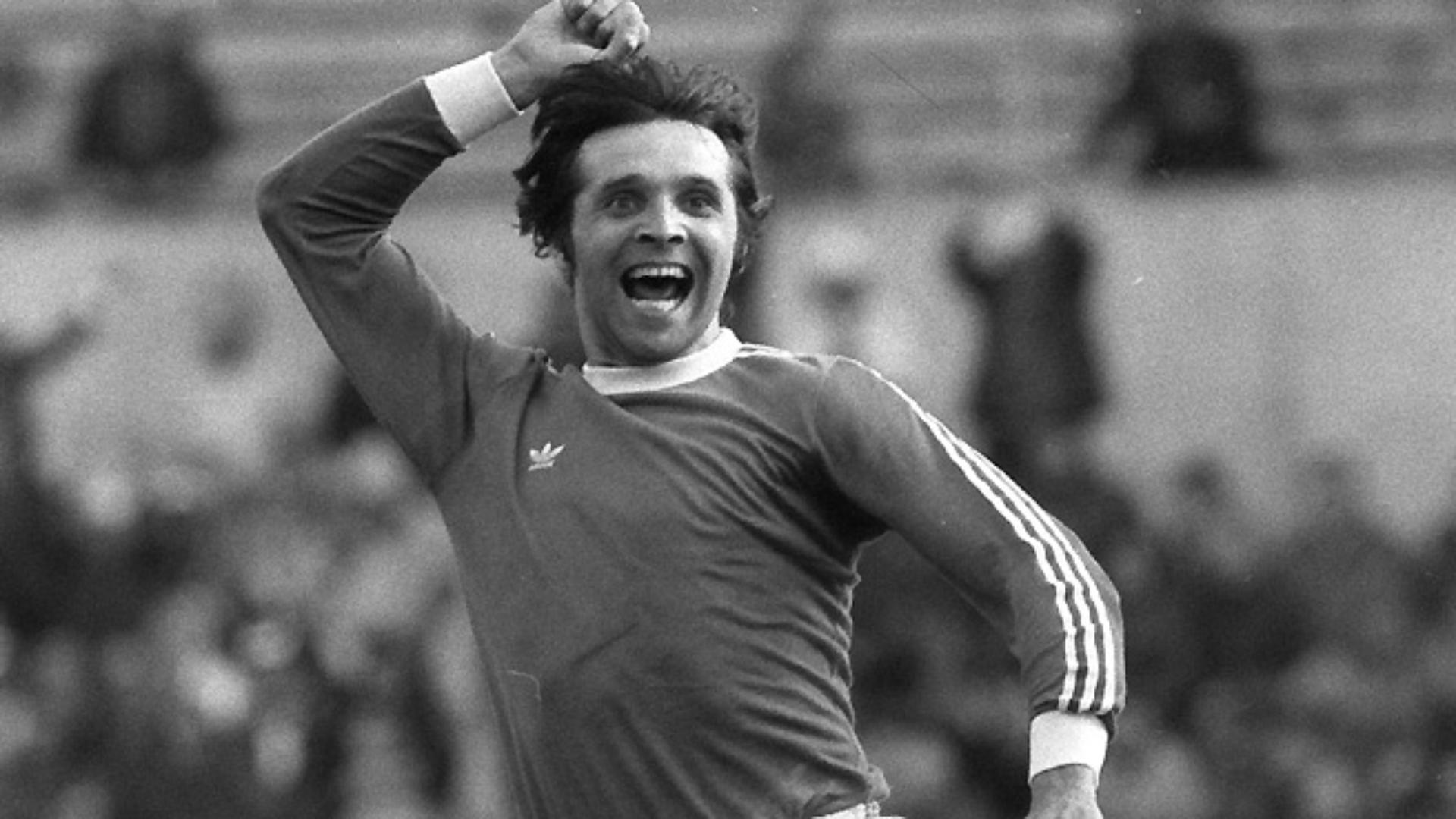 Gerhard Grau beim Jubel zu seiner aktiven Zeit als Spieler.