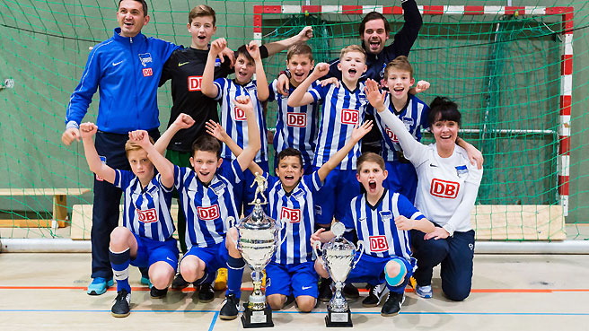 U13 mit Siegen in der Liga und beim Turnier
