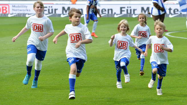 Hand in Hand gegen den 1. FC Köln