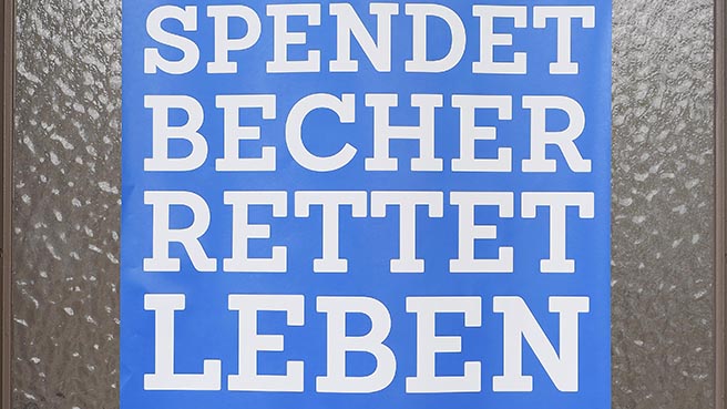 Viererkette - Über 10.000 Becher