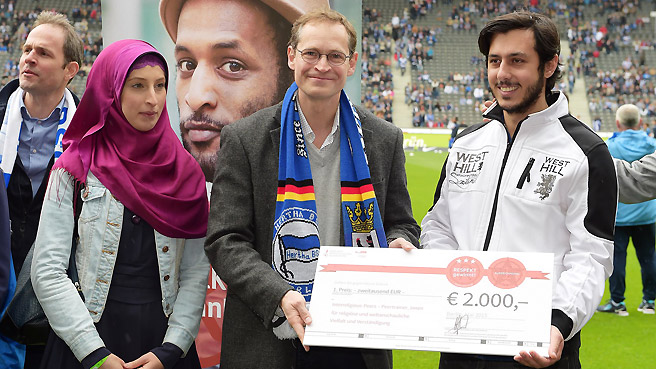 Vor Anpfiff gewinnt der Respekt