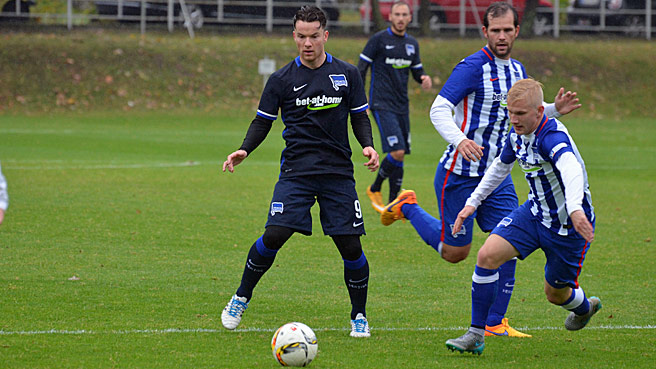 Trainingsspiel im Regen