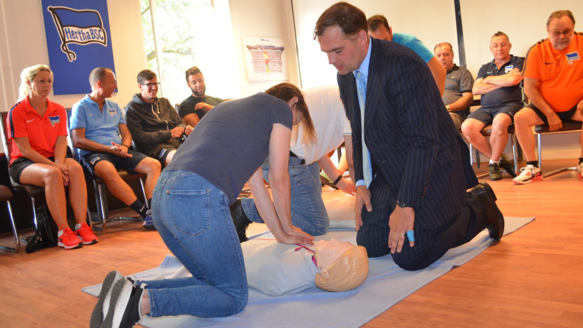 weiterbildung-defibrillator-1617_03