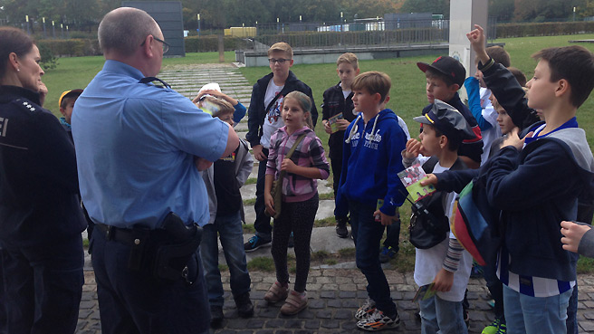 kc-besuch-polizei-1415_10