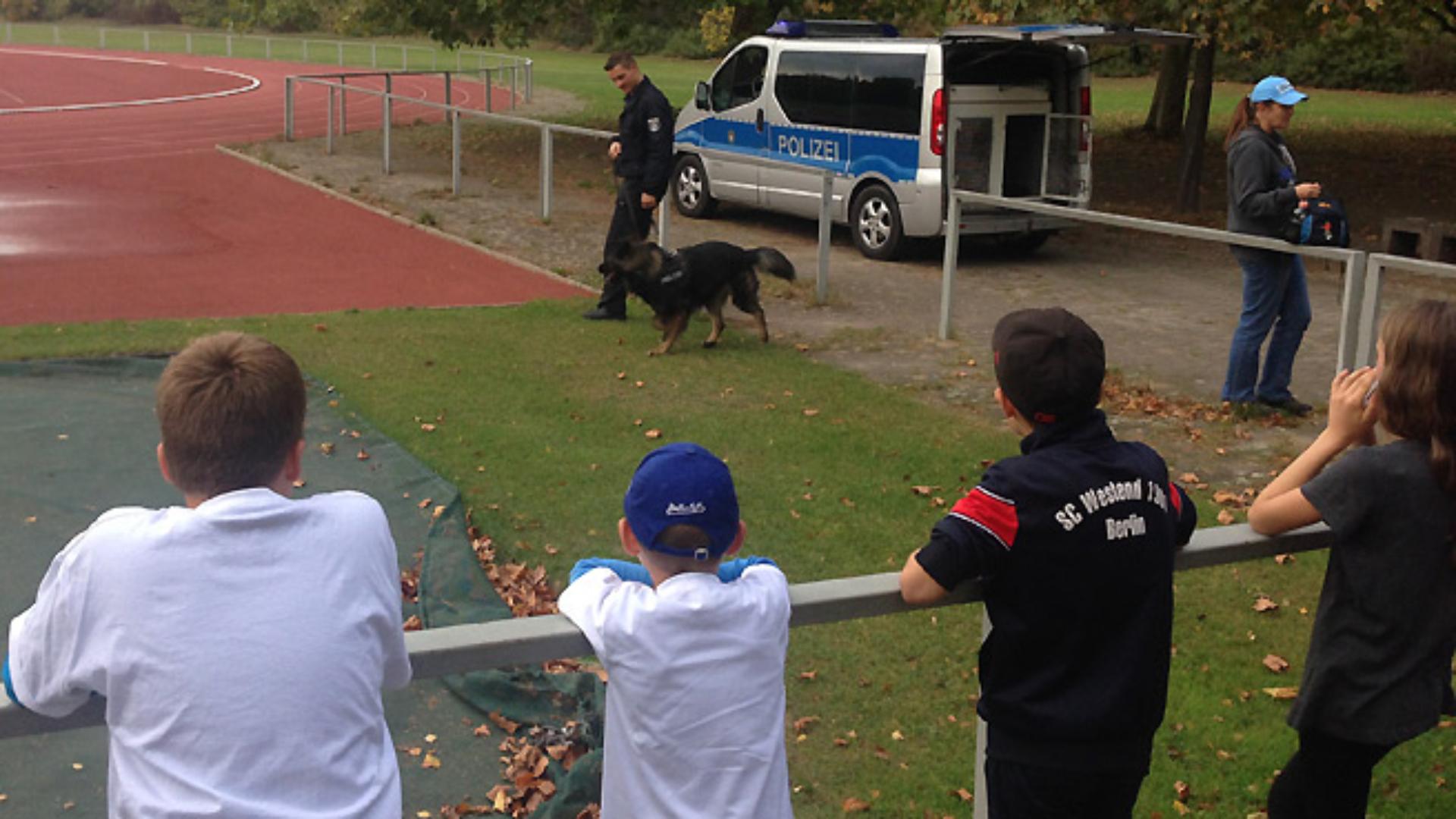kc-besuch-polizei-1415_12