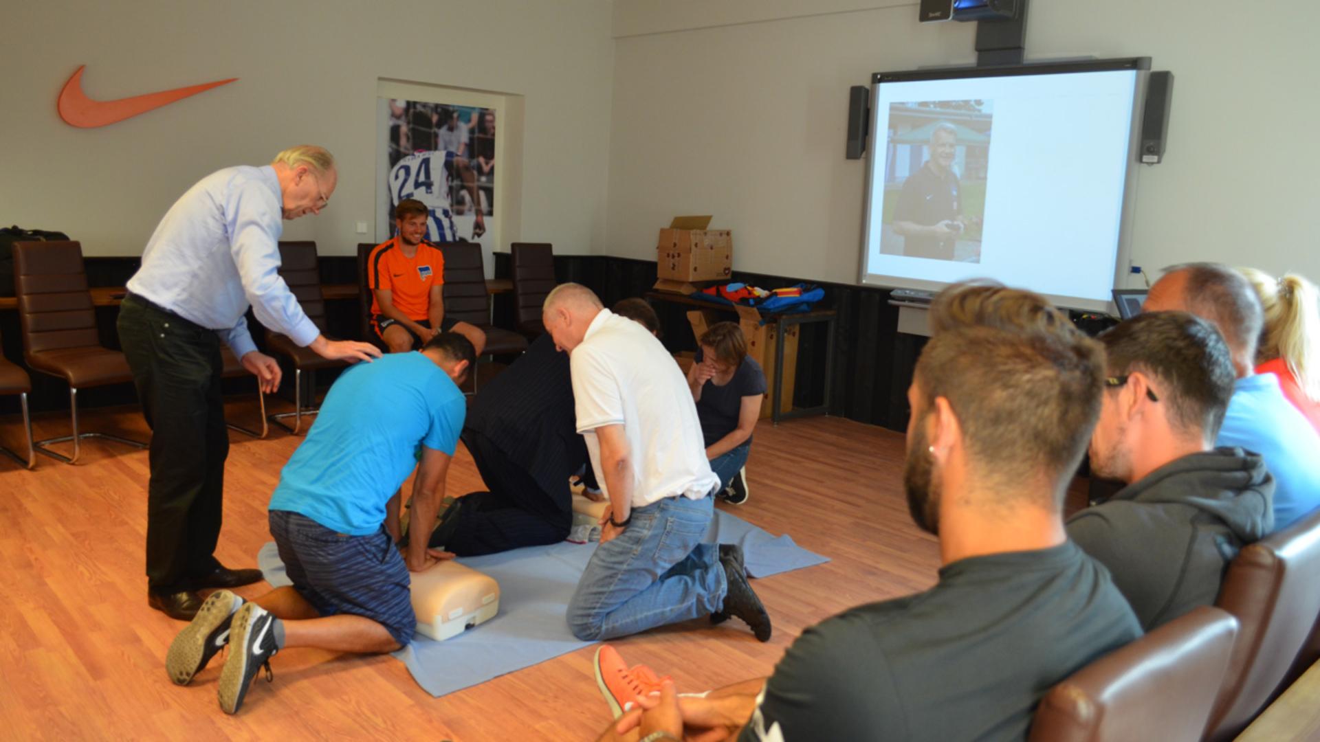 weiterbildung-defibrillator-1617_04
