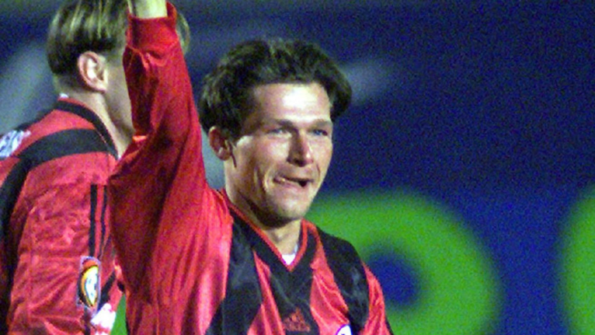 hsv-hertha-9899_07