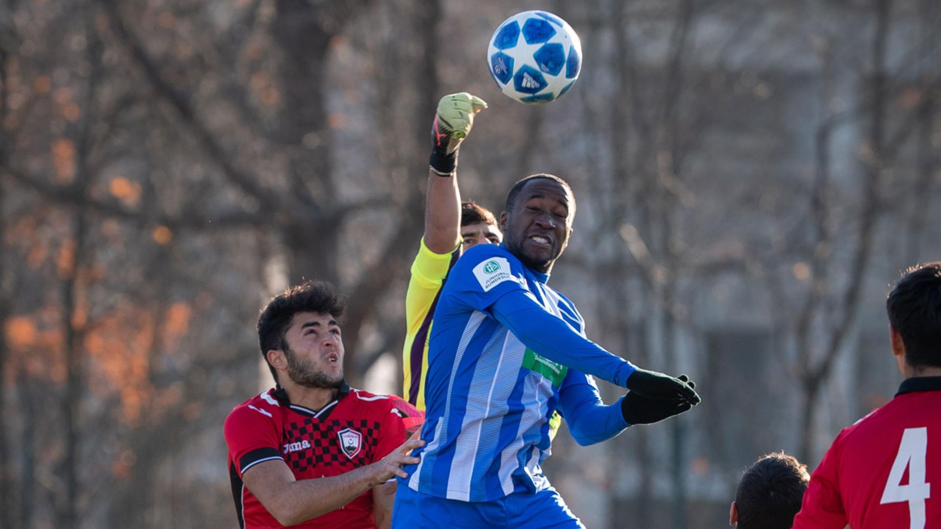 u19-uyl-qaebaelae-rueck-06