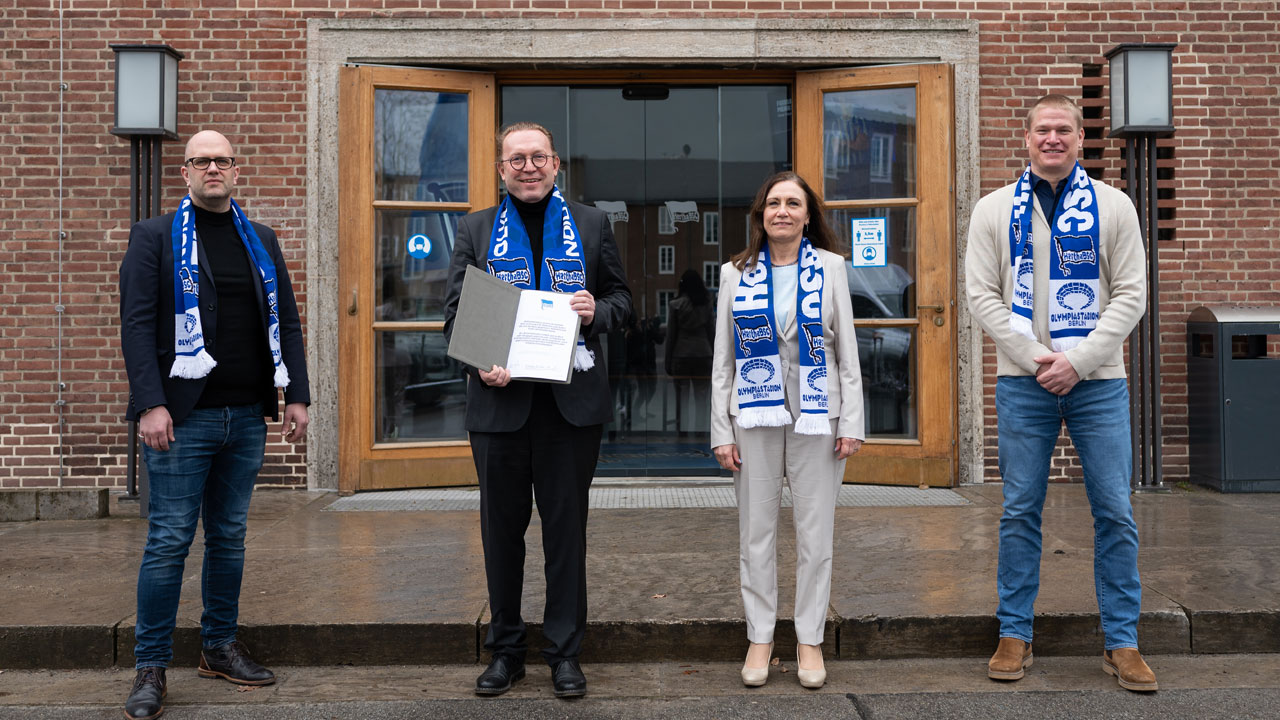 apl. Prof. Dr. Samuel Salzborn, Thorsten Manske, otschafterin Michaela Küchler  und Paul Keuter (v.l.n.r.).