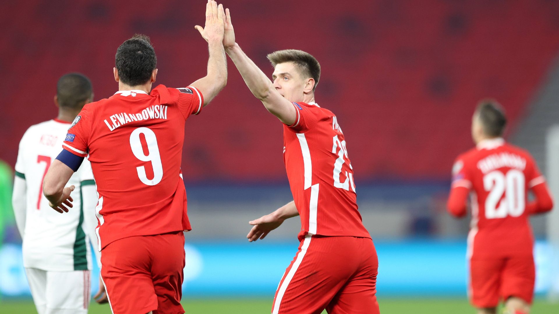 Krzysztof Piątek bejubelt ein Tor für Polen