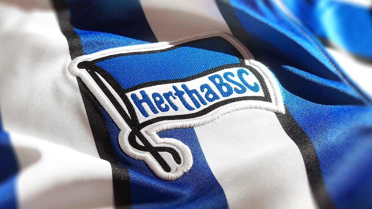 Die Hertha-Fahne auf unserem Trikot