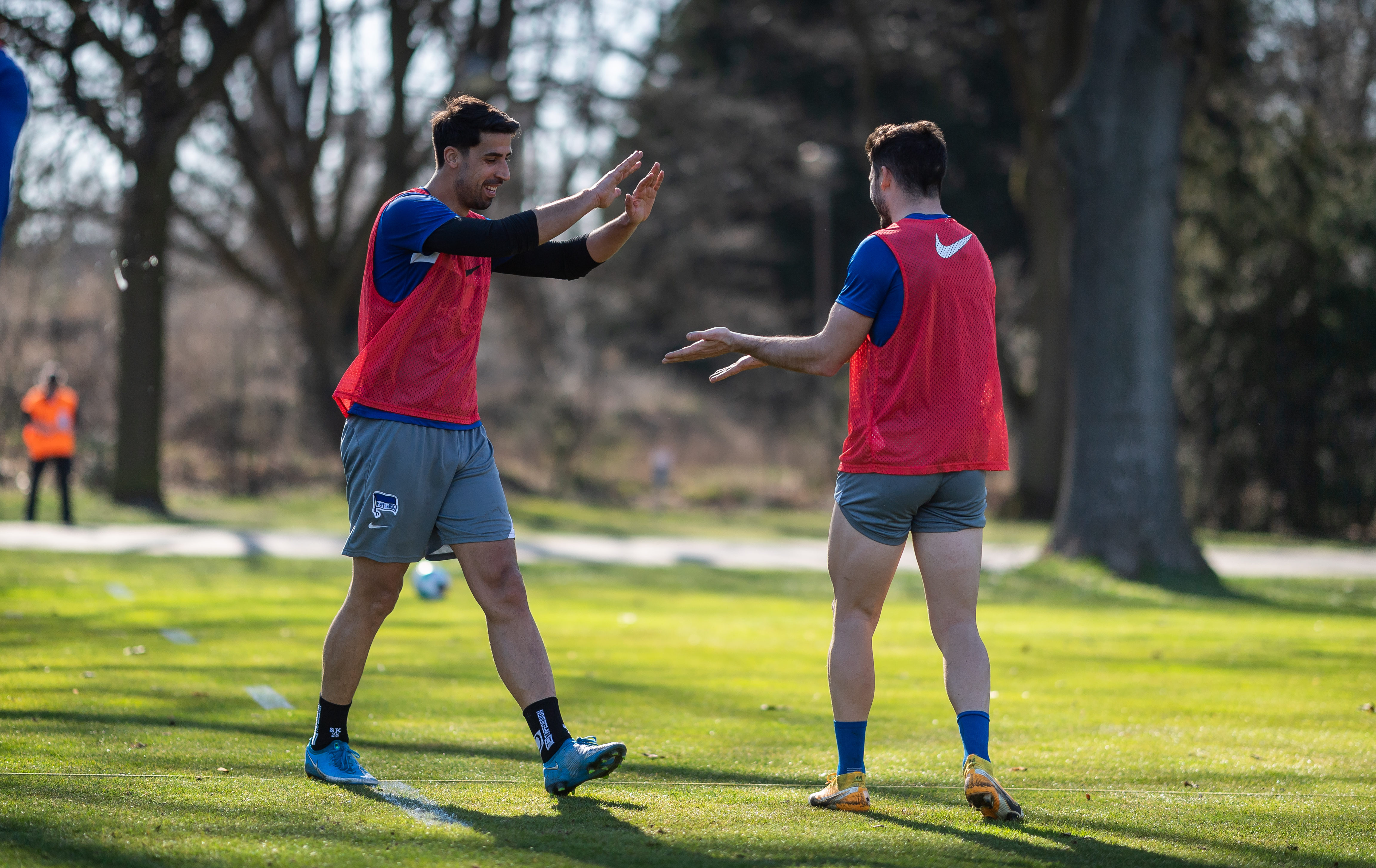 Sami Khedira und Mathew Leckie im Training