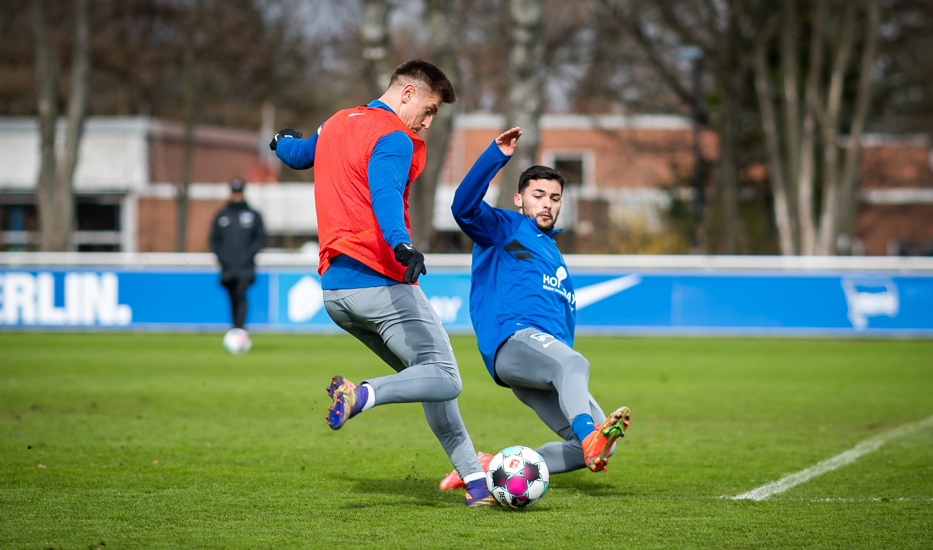 Krzysztof Piątek and Nemanja Radonjić in training