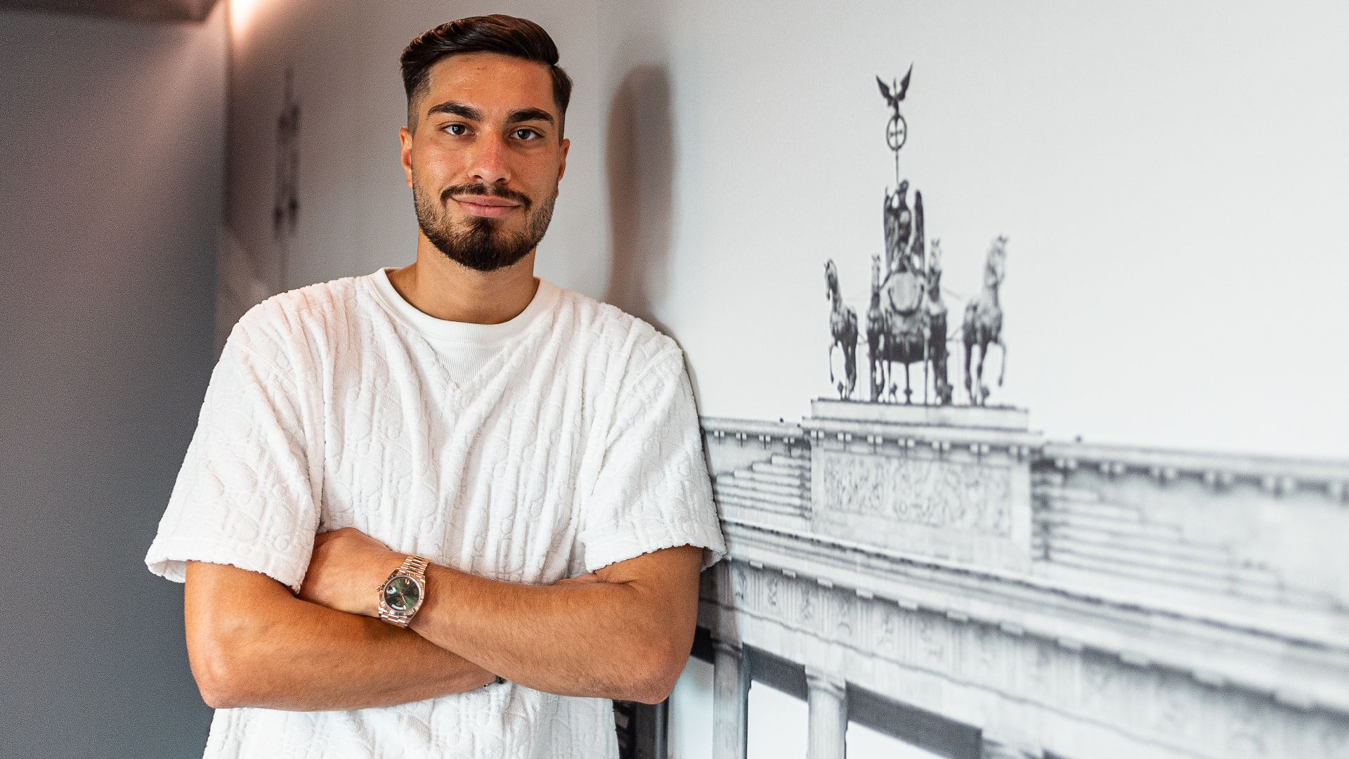 Suat Serdar in der Geschäftsstelle.