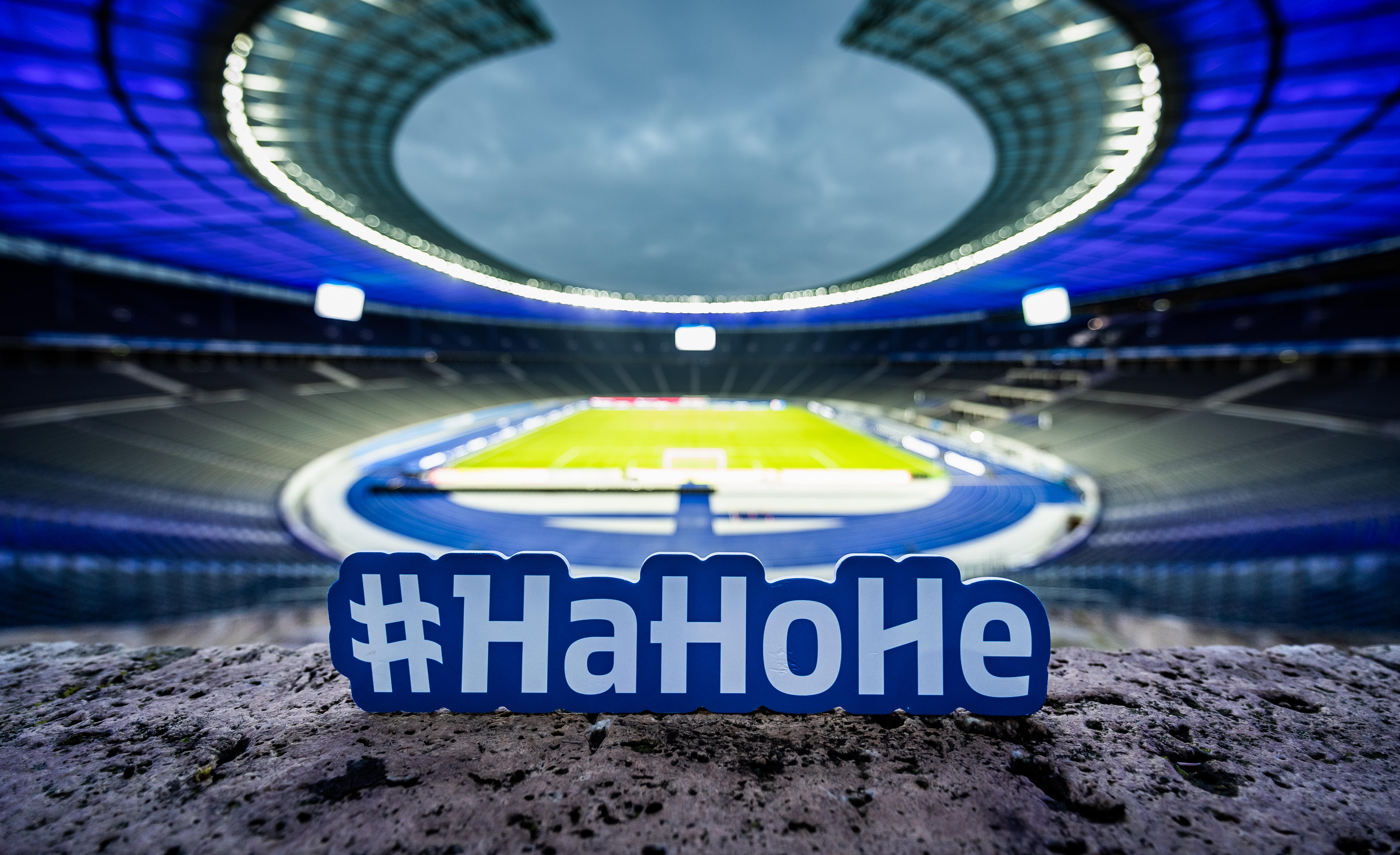 #hahohe im Olympiastadion unter Flutlicht