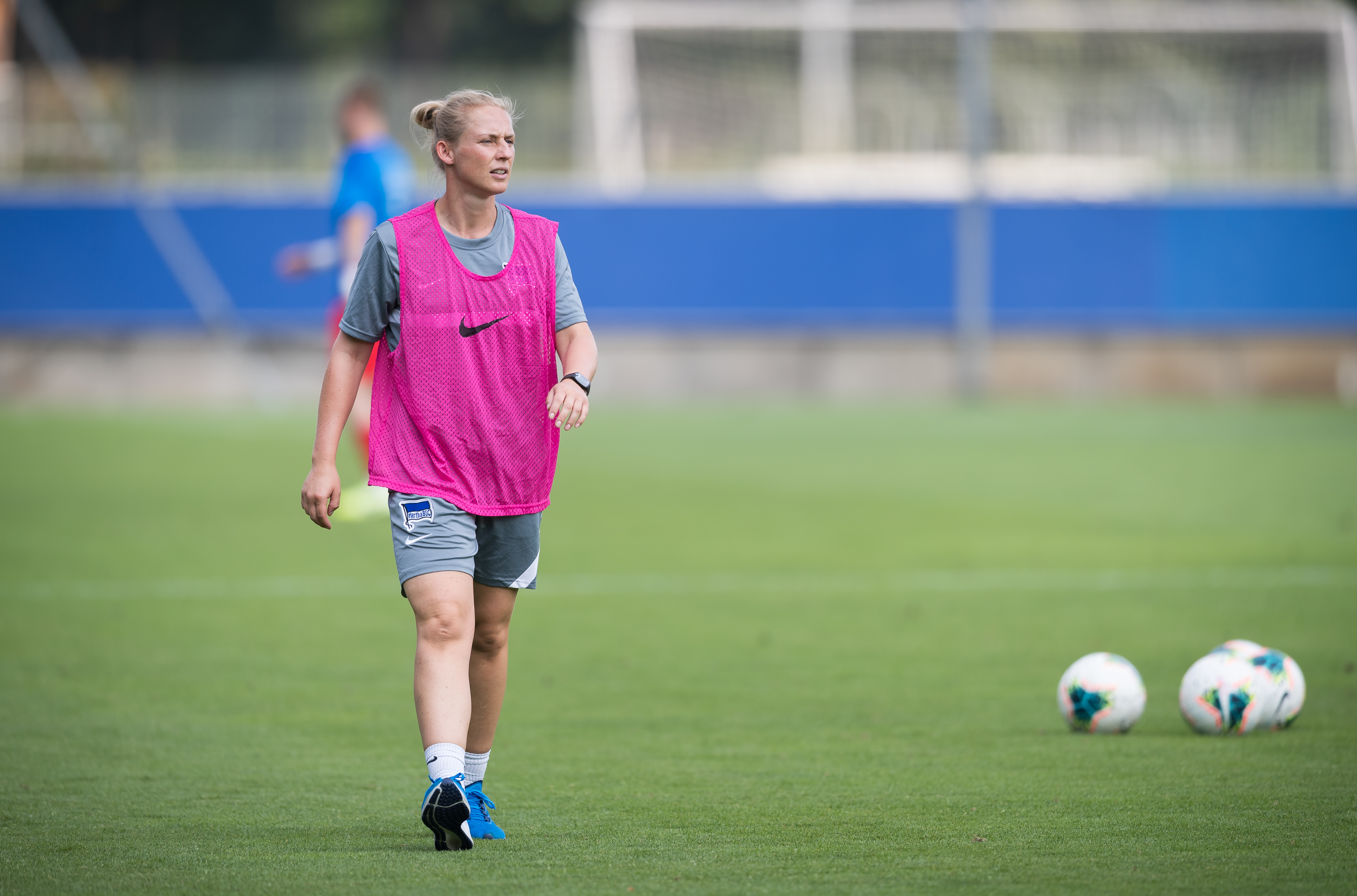 Claudia Wallenta beim Aufwärmen unserer U23.