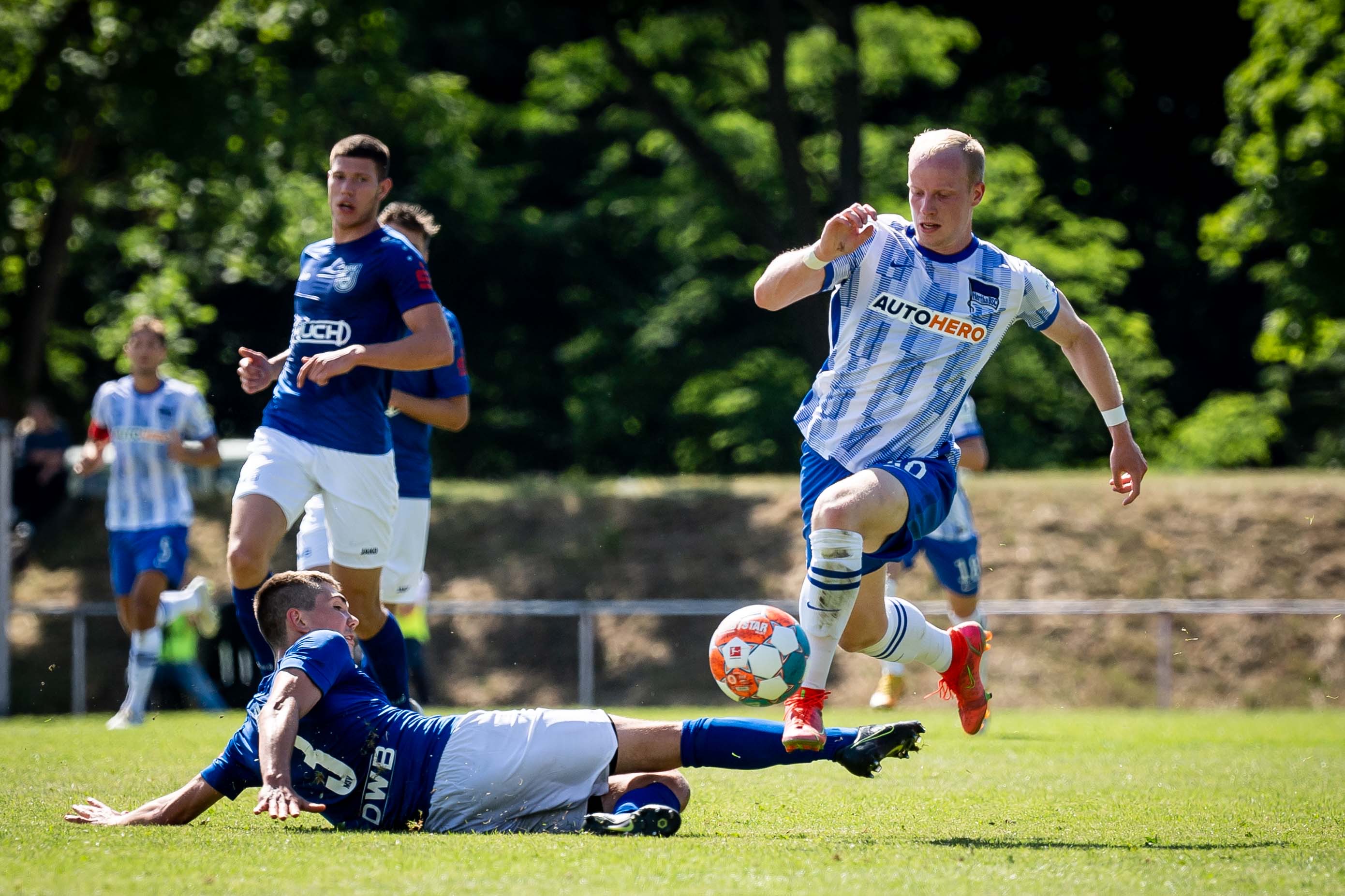 Dennis Jastrzembski evading an opponent.