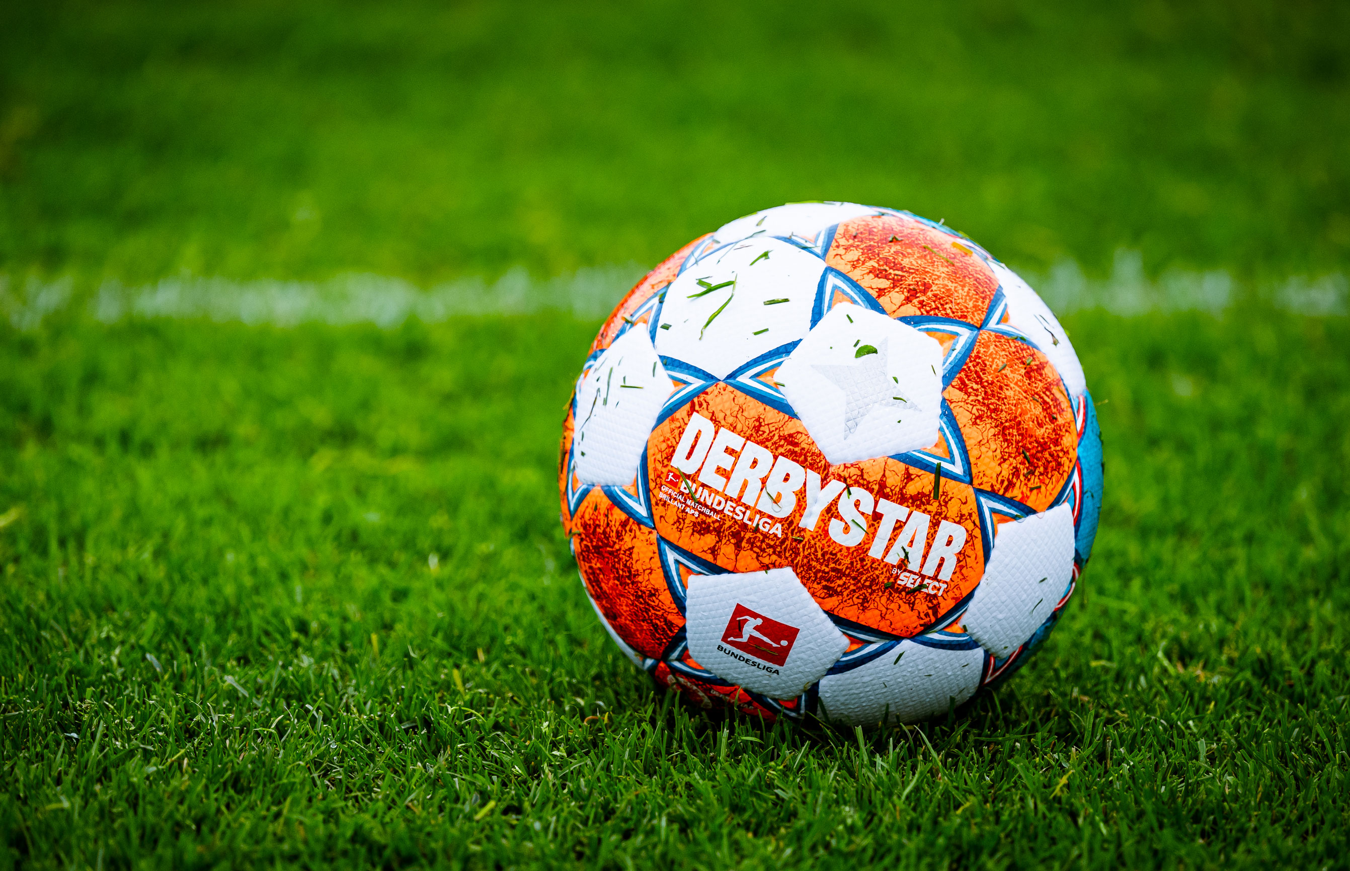 Der neue Spielball der Saison 2021/22.