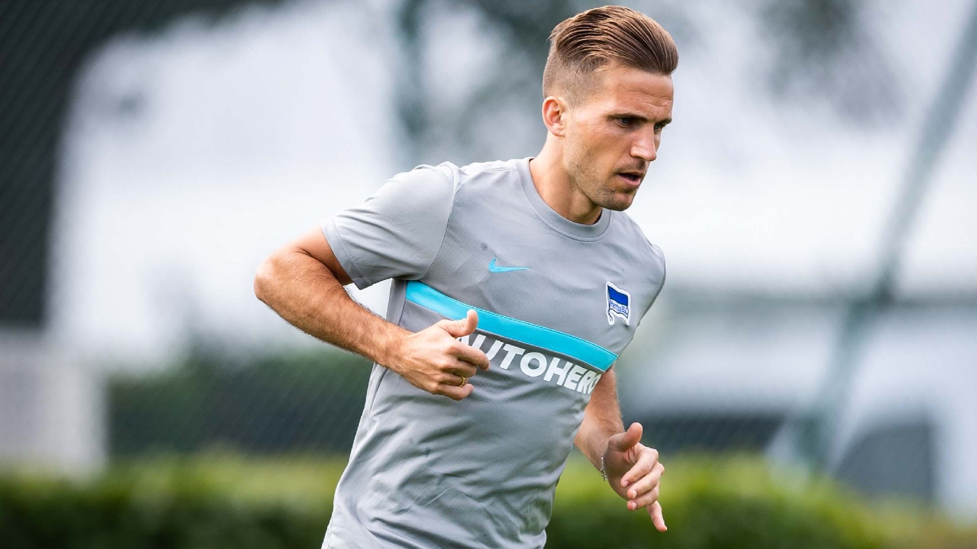 Pekarík in Training