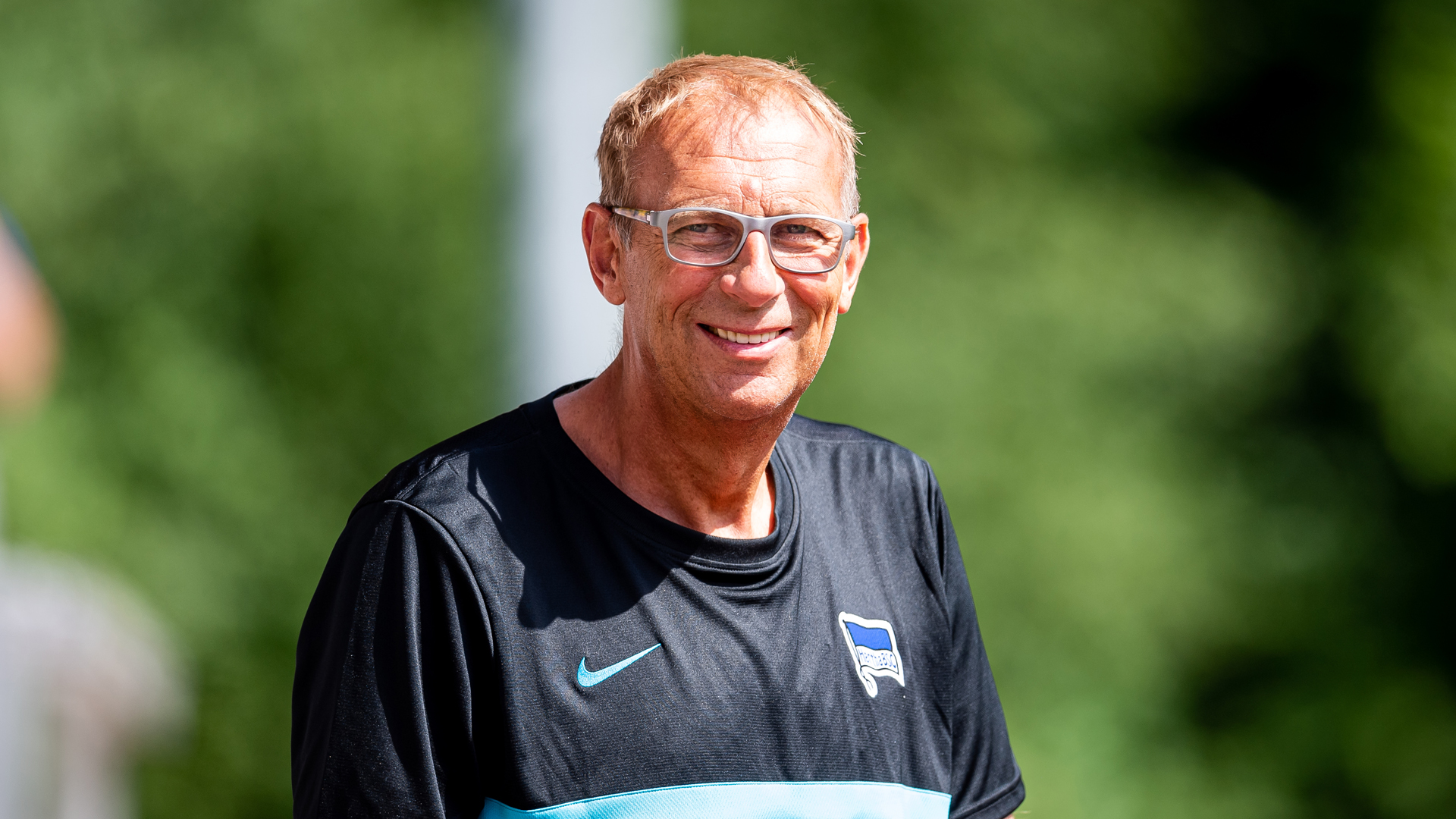 Dr. Ulrich Schleicher lächelt in die Kamera.