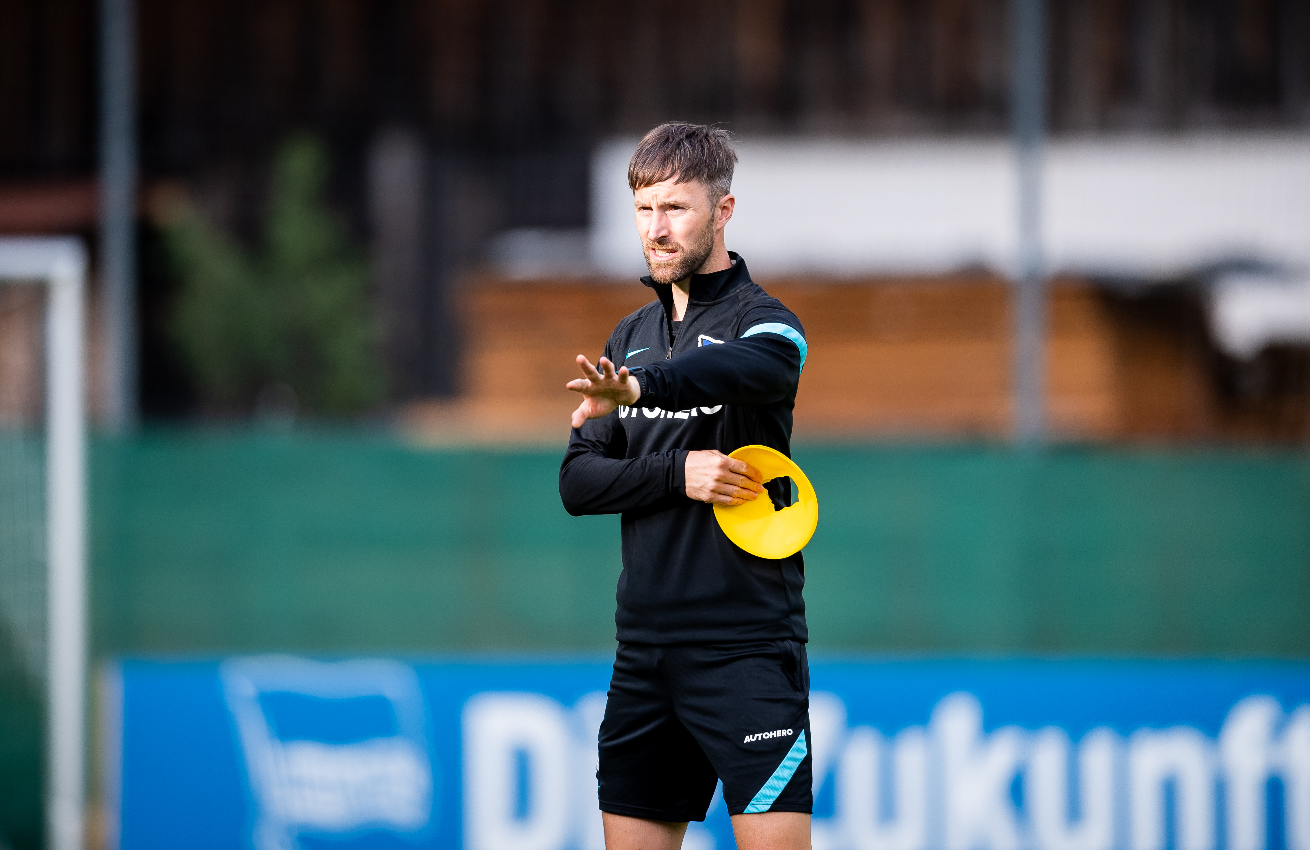 Fitness coach Hendrik Vieth on the training ground.