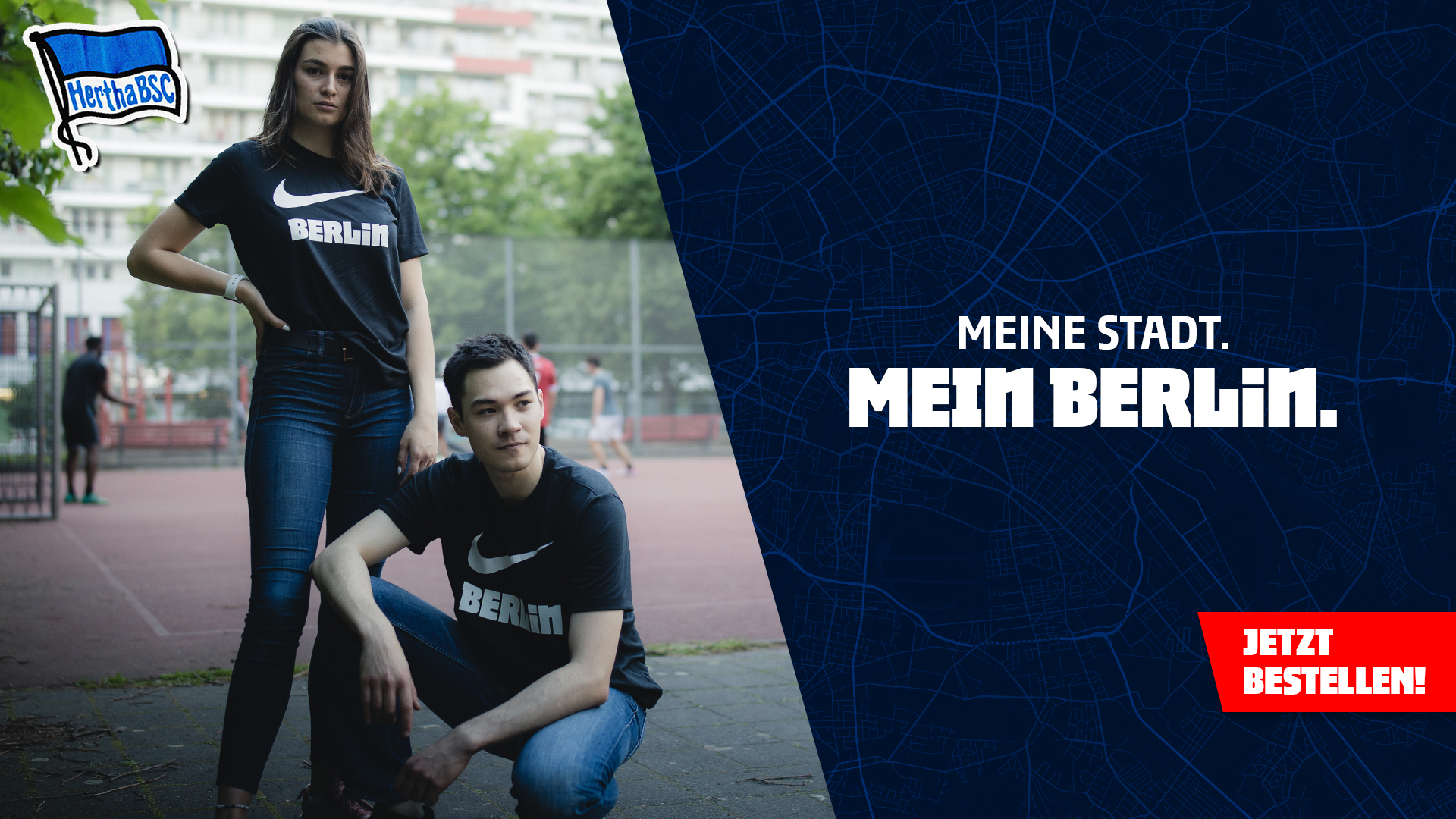 Unser Berlin-Shirts auf dem Bolzplatz.