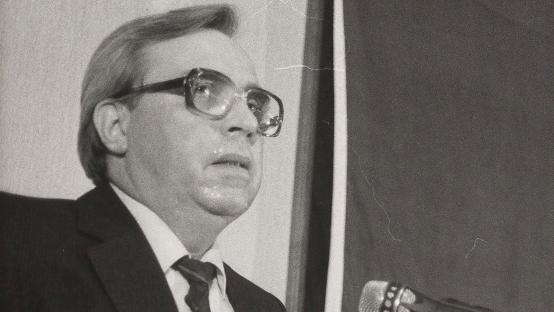 Wolfgang Holst