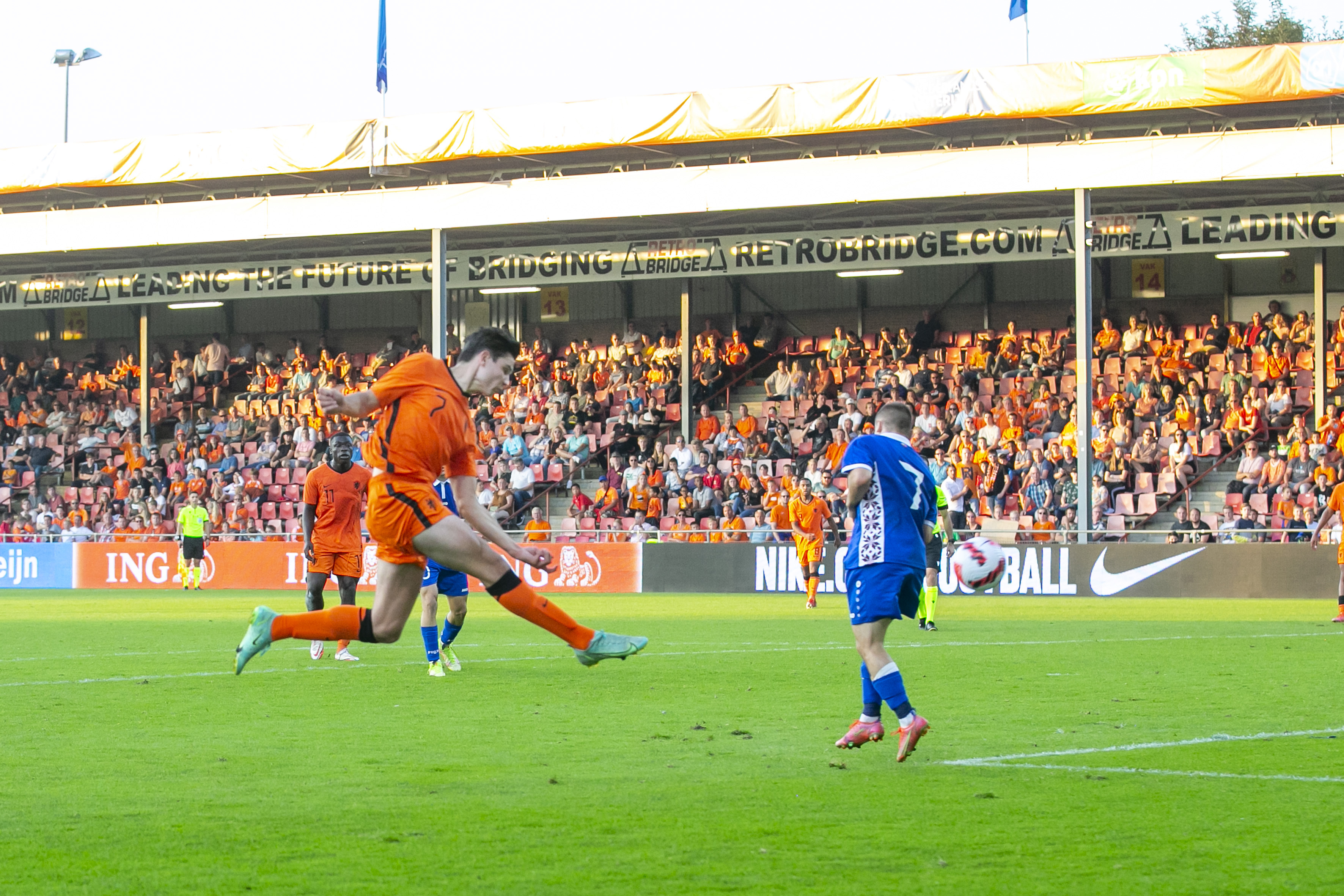 Jurgen Ekkelenkamp scores for Netherlands U21.