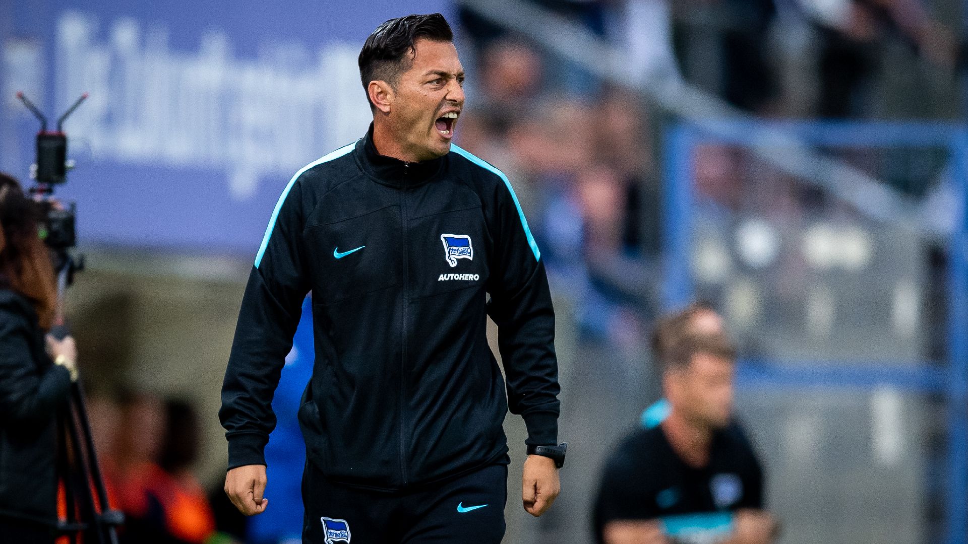 Ante Čović feuert sein Team emotional an.