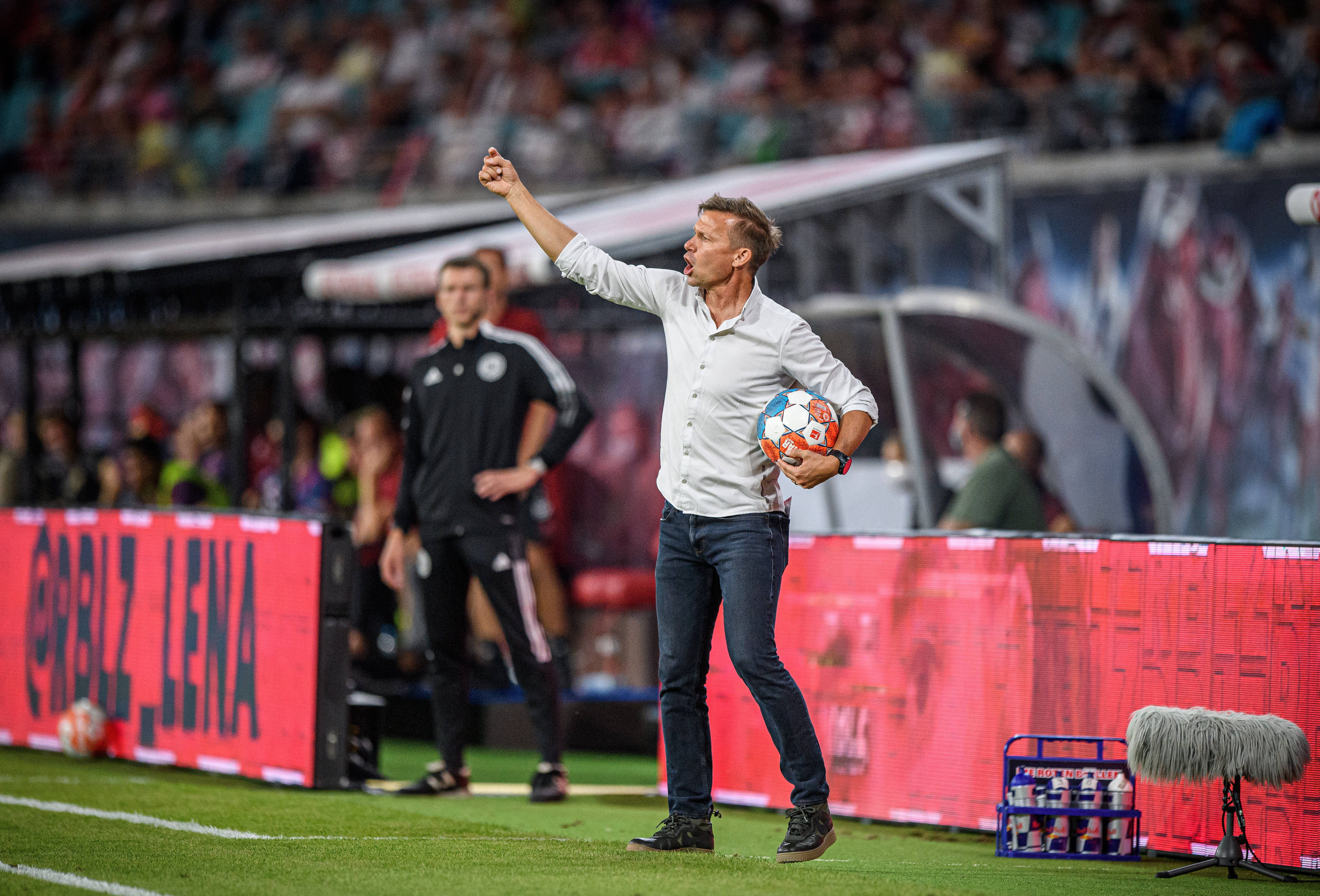 Leipzig-Trainer Jesse Marsch ist an der Seitenlinie aktiv.